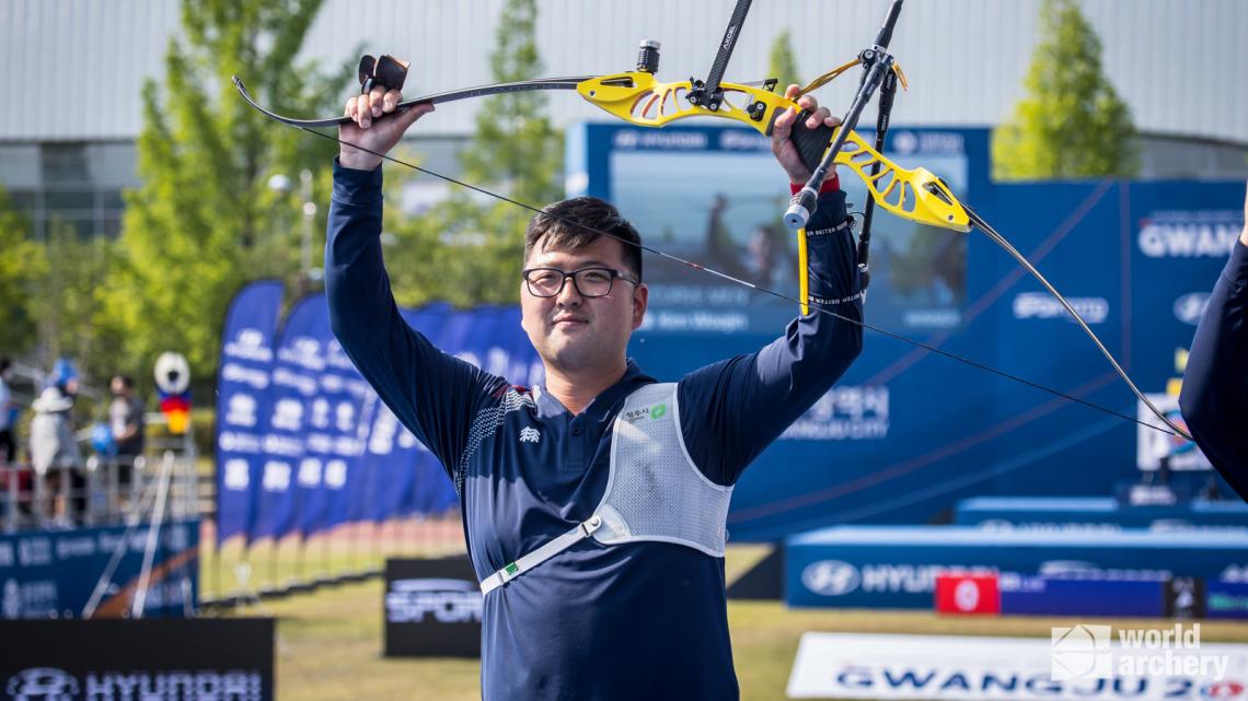 韩国庆祝Woojin和Misun确保主导地位